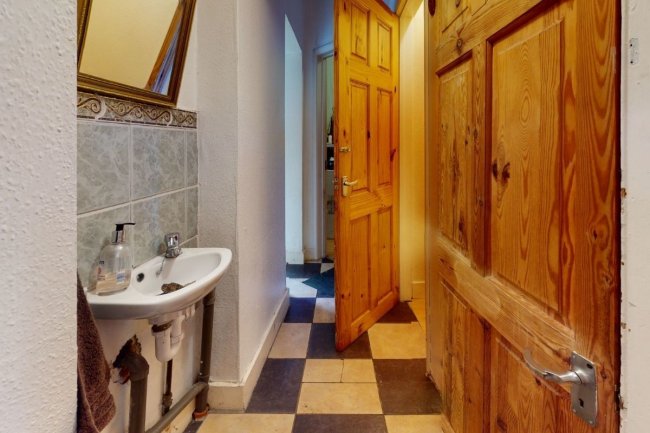 594 Green Lane, Palmers Green, London, N13 5RY 9