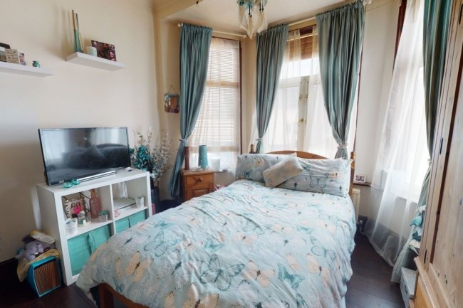 594 Green Lane, Palmers Green, London, N13 5RY 9