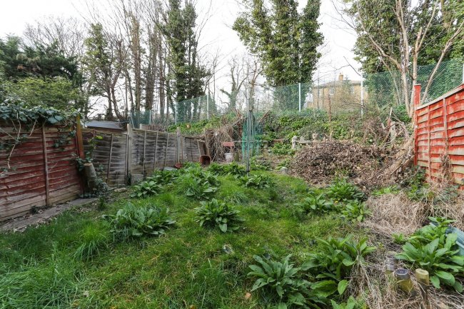 37 Cressingham Road, Lewisham, London SE13 5AQ
 10