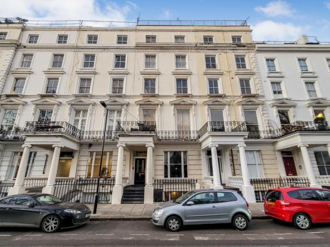54A St Stephen's Gardens, Bayswater, London W2 5NJ
 9