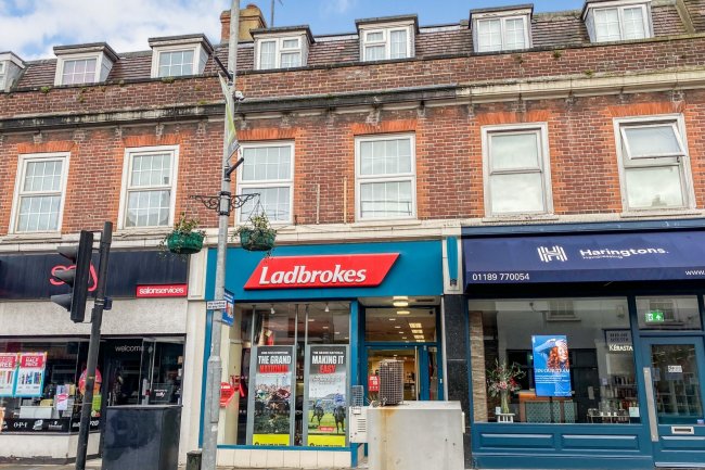 31 Peach Street, Wokingham, Berkshire RG40 1XJ 6