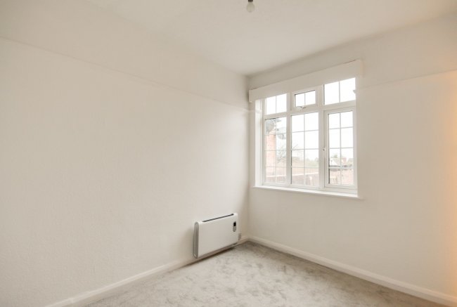 31 Peach Street, Wokingham, Berkshire RG40 1XJ 6