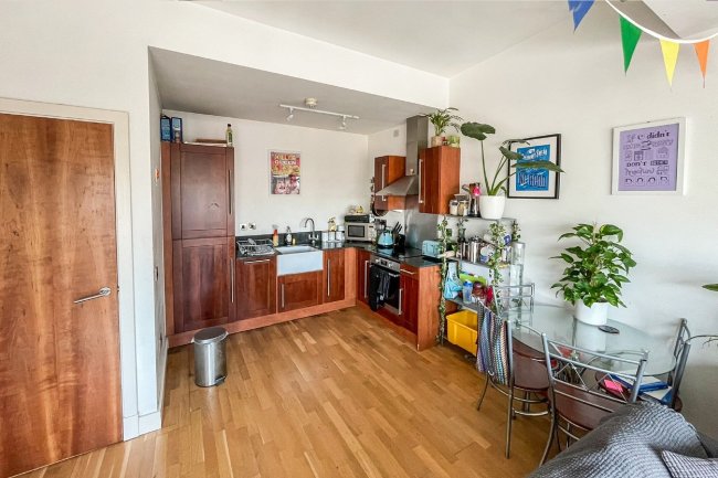 Apartment 508,  6 Oldham Road, Manchester, M4 5DB 9