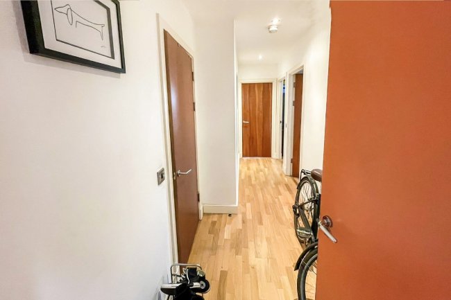 Apartment 508,  6 Oldham Road, Manchester, M4 5DB 9