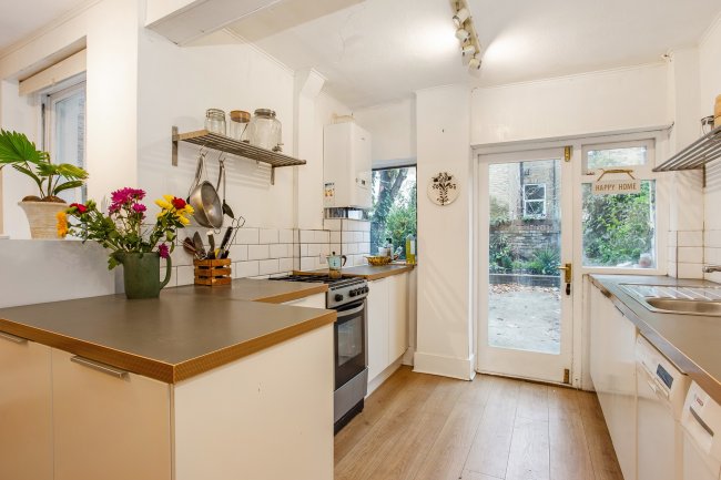 58 Belgrade Road, Stoke Newington, London, N16 8DJ 5