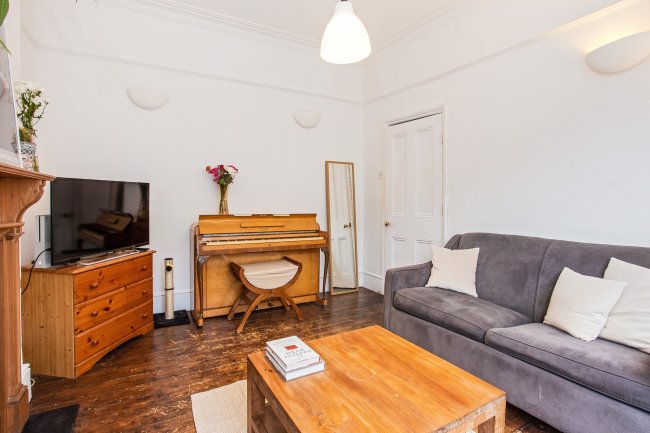 58 Belgrade Road, Stoke Newington, London, N16 8DJ 5