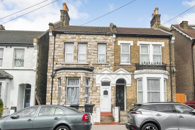 45 Limes Road, Croydon, Surrey CR0 2HF
 2