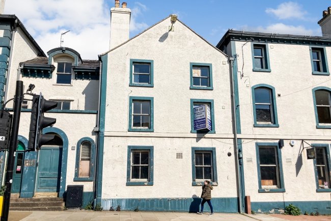 Flats 1-10, The Queens Hotel, Oswald Road, Oswestry, Shropshire SY11 1RB 
 4