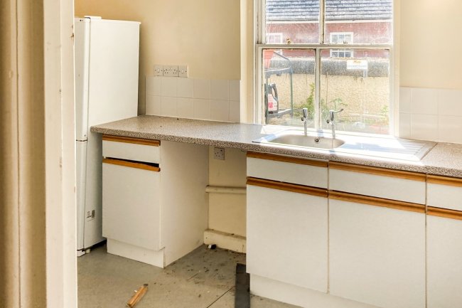 Flats 1-10, The Queens Hotel, Oswald Road, Oswestry, Shropshire SY11 1RB 
 4