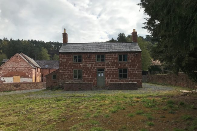 St. Chads Farm, Hopton, Nesscliffe, Shrewsbury SY4 1DG
 1