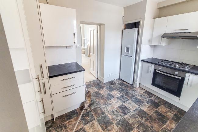 Flat 5, 18 Stanhope Terrace, Bayswater, London W2 2TU
 4