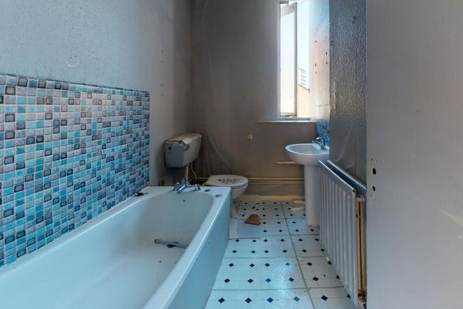 256C Gloucester Terrace, Bayswater, London W2 6HU
 5