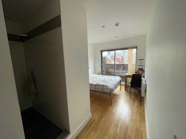 Apt 509, 6 Oldham Road, Manchester, M4 5DB
 8