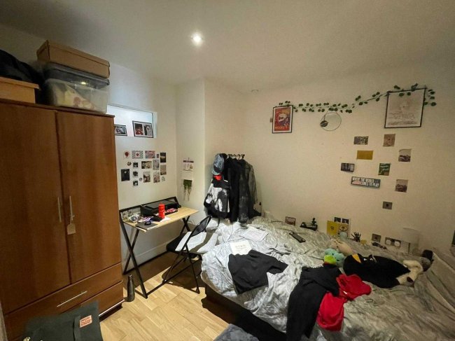 Apt 509, 6 Oldham Road, Manchester, M4 5DB
 8