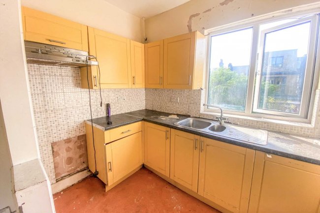 30a Fountain Road, Tooting, London SW17 0HQ 3