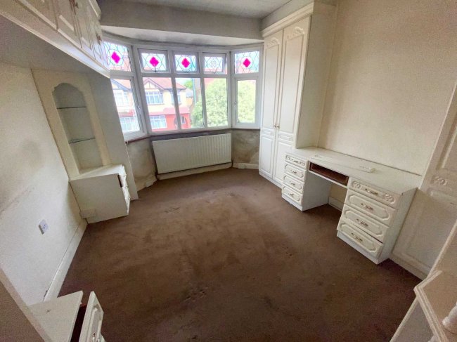 20 Elmwood Close, Wallington, Surrey SM6 7EF 3