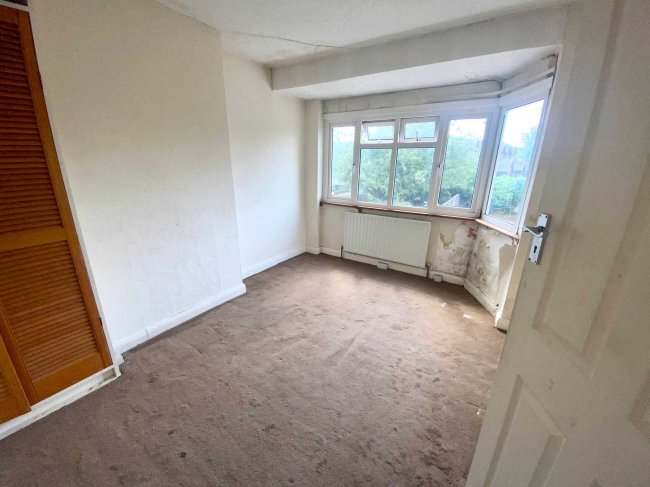 20 Elmwood Close, Wallington, Surrey SM6 7EF 3