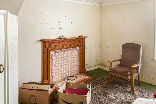 Baydon House, High Street, Lambourn, Hungerford, RG17 8XN 2