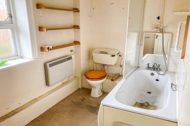 Baydon House, High Street, Lambourn, Hungerford, RG17 8XN 2