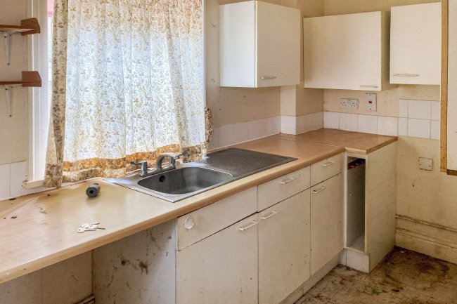 Baydon House, High Street, Lambourn, Hungerford, RG17 8XN 2