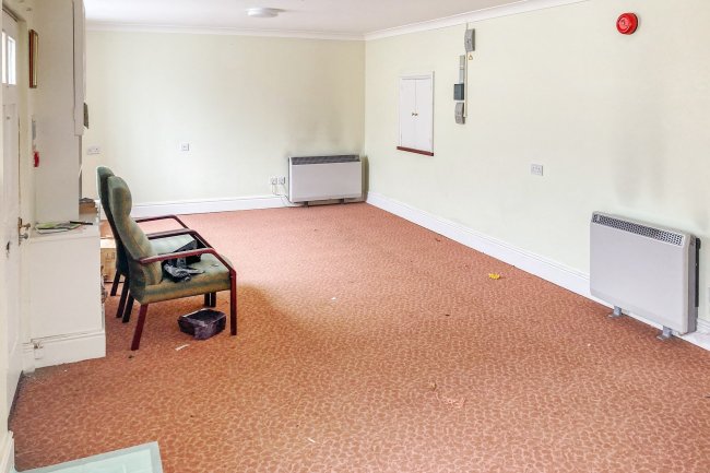 Baydon House, High Street, Lambourn, Hungerford, RG17 8XN 2