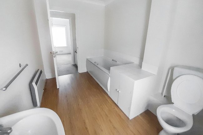 Baydon House, High Street, Lambourn, Hungerford, RG17 8XN 2