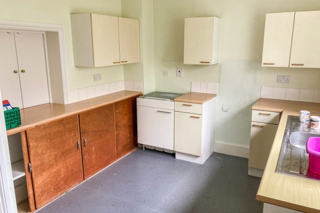 Baydon House, High Street, Lambourn, Hungerford, RG17 8XN 2