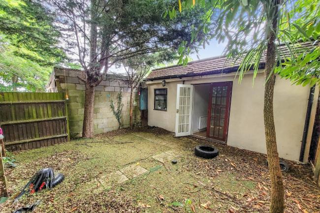 190B Wood Lane, Isleworth, Middlesex TW7 5EH 10