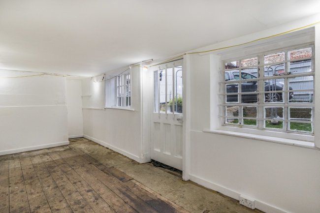 34 Hyde Street, Winchester, Hampshire, SO23 7DX
 5