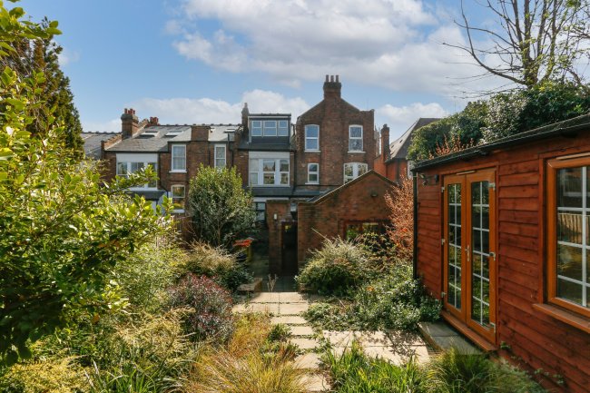 The Muswell Hill Practice, 1 Dukes Avenue, Muswell Hill, London,N10 2PS 9