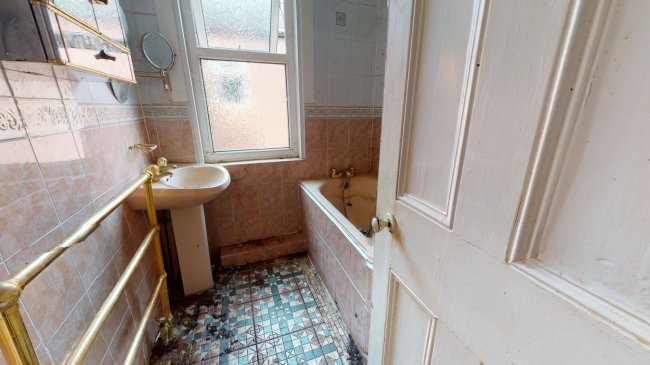 21 Cricklade Avenue, Streatham Hill, London, SW2 3HD 7