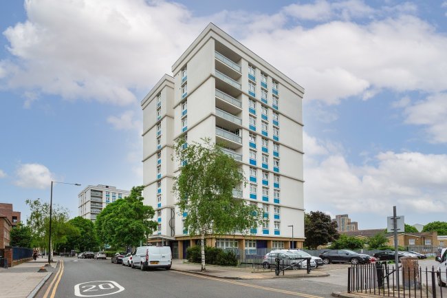 35 Dorrington Point, Bromley High Street, Bow, London E3 3EL 6