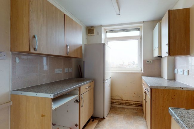 41 Norwich House, Cordelia Street, Poplar, London E14 6AT 4