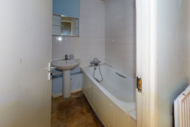 41 Norwich House, Cordelia Street, Poplar, London E14 6AT 4