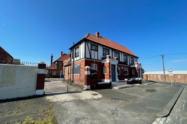 Chimneys Hotel, East Street, Blackhall Colliery, Hartlepool, County Durham TS27 4HA 5