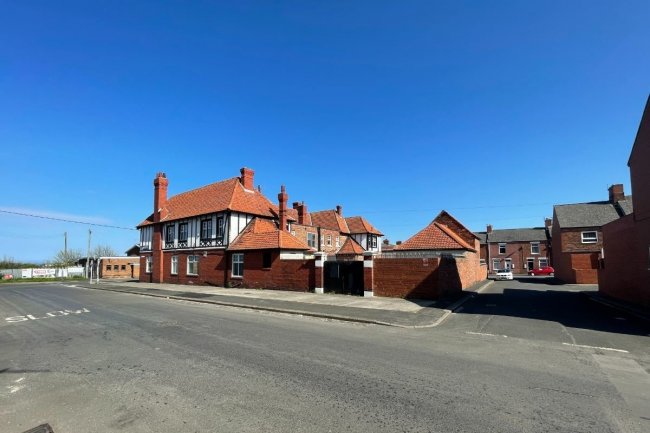 Chimneys Hotel, East Street, Blackhall Colliery, Hartlepool, County Durham TS27 4HA 5