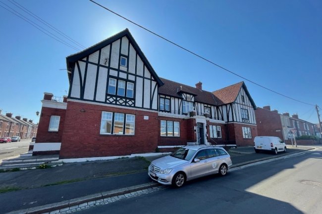 Chimneys Hotel, East Street, Blackhall Colliery, Hartlepool, County Durham TS27 4HA 5