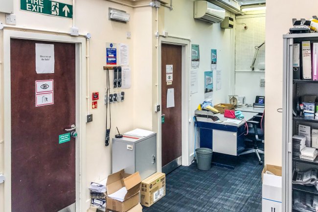 17 Market Place, Blandford Forum, Dorset DT11 7AG 5