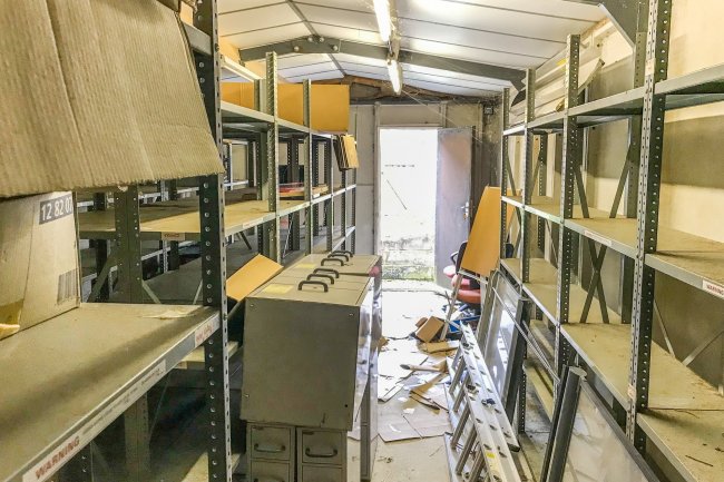 17 Market Place, Blandford Forum, Dorset DT11 7AG 5