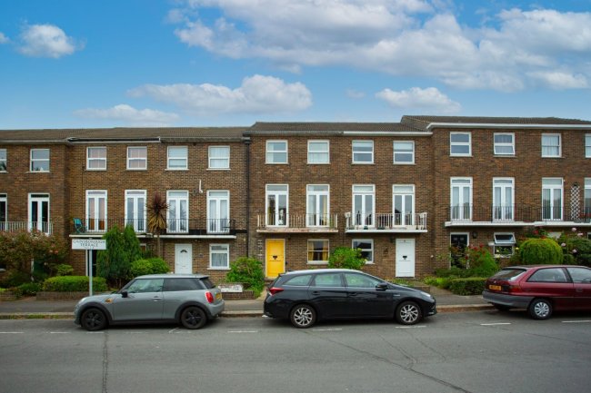 5 Gainsborough Terrace, Manor Road, Cheam Village, Sutton, Surrey SM2 7AE 2