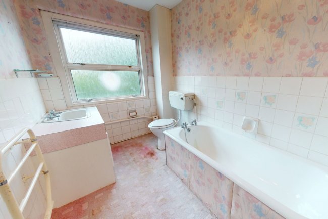 5 Gainsborough Terrace, Manor Road, Cheam Village, Sutton, Surrey SM2 7AE 2