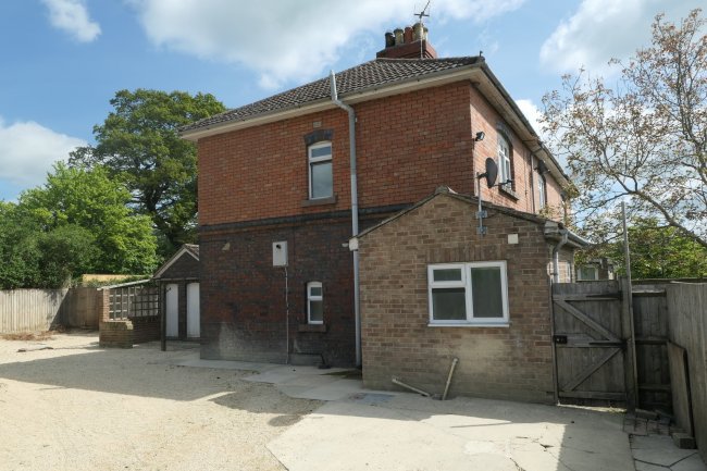3 Railway Cottages, Brinkworth, near Royal Wotton Bassett, Wiltshire, SN15 5AY 2