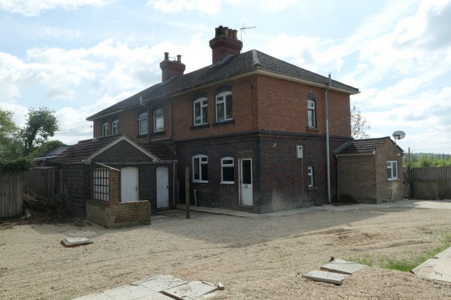 3 Railway Cottages, Brinkworth, near Royal Wotton Bassett, Wiltshire, SN15 5AY 2