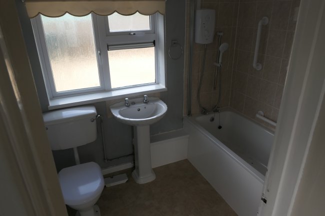 3 Railway Cottages, Brinkworth, near Royal Wotton Bassett, Wiltshire, SN15 5AY 2