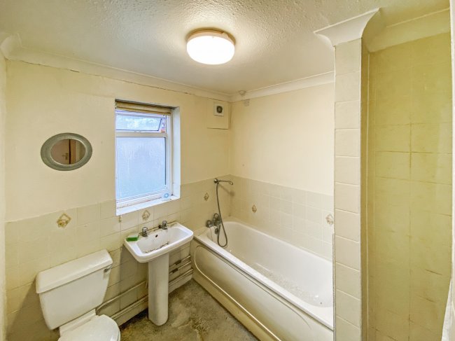 1 Hansler Road, East Dulwich, London SE22 9DJ 4