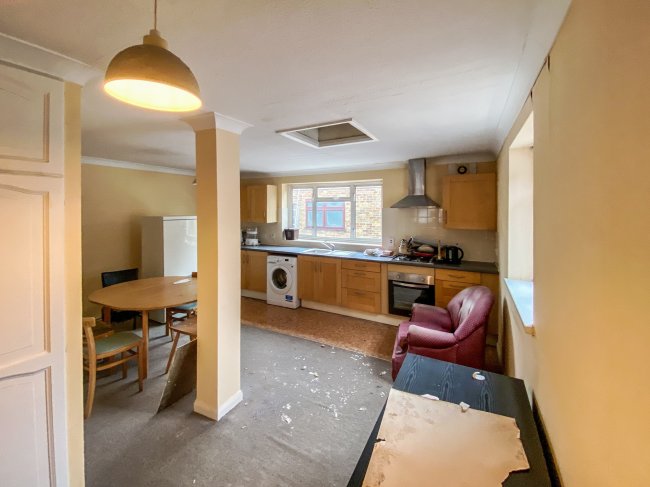 1 Hansler Road, East Dulwich, London SE22 9DJ 4