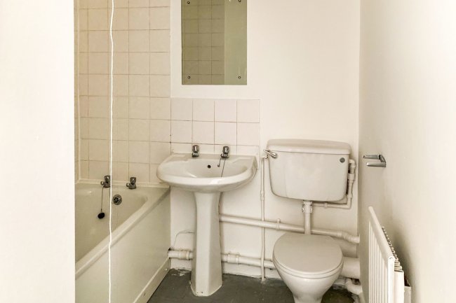 55 The Esplanade, Rochester, Kent ME1 1QW
 7