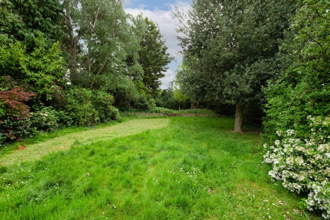 29 Alexandra Crescent, Bromley, Kent, BR1 4ET
 5