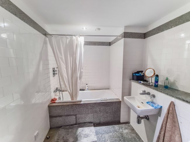 Apt 303, 6 Oldham Road, Manchester, M4 5DB 10