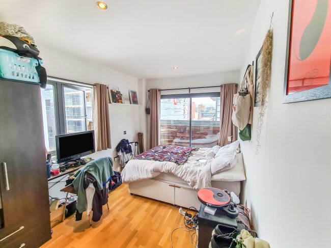 Apt 501, 6 Oldham Road, Manchester, M4 5DB
 7